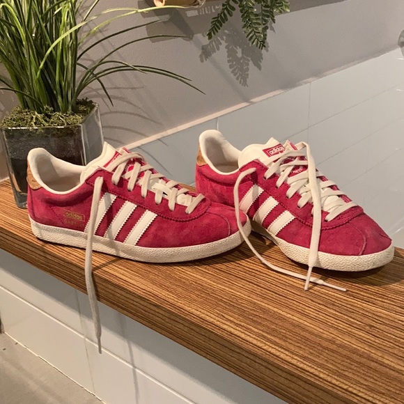 adidas Shoes - ADIDAS GAZELLE Sneakers pink Size 5